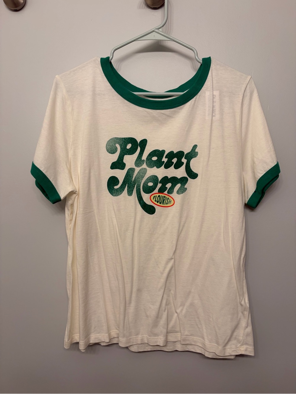 Old Navy Cream Tee with Green Trim and 'Plant Mom' Graphic